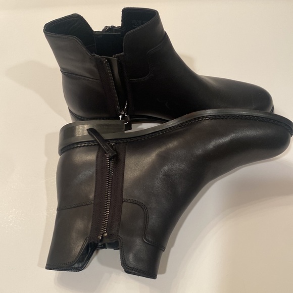 Franco Sarto Halford Black Ankle Booties - Picture 3 of 6